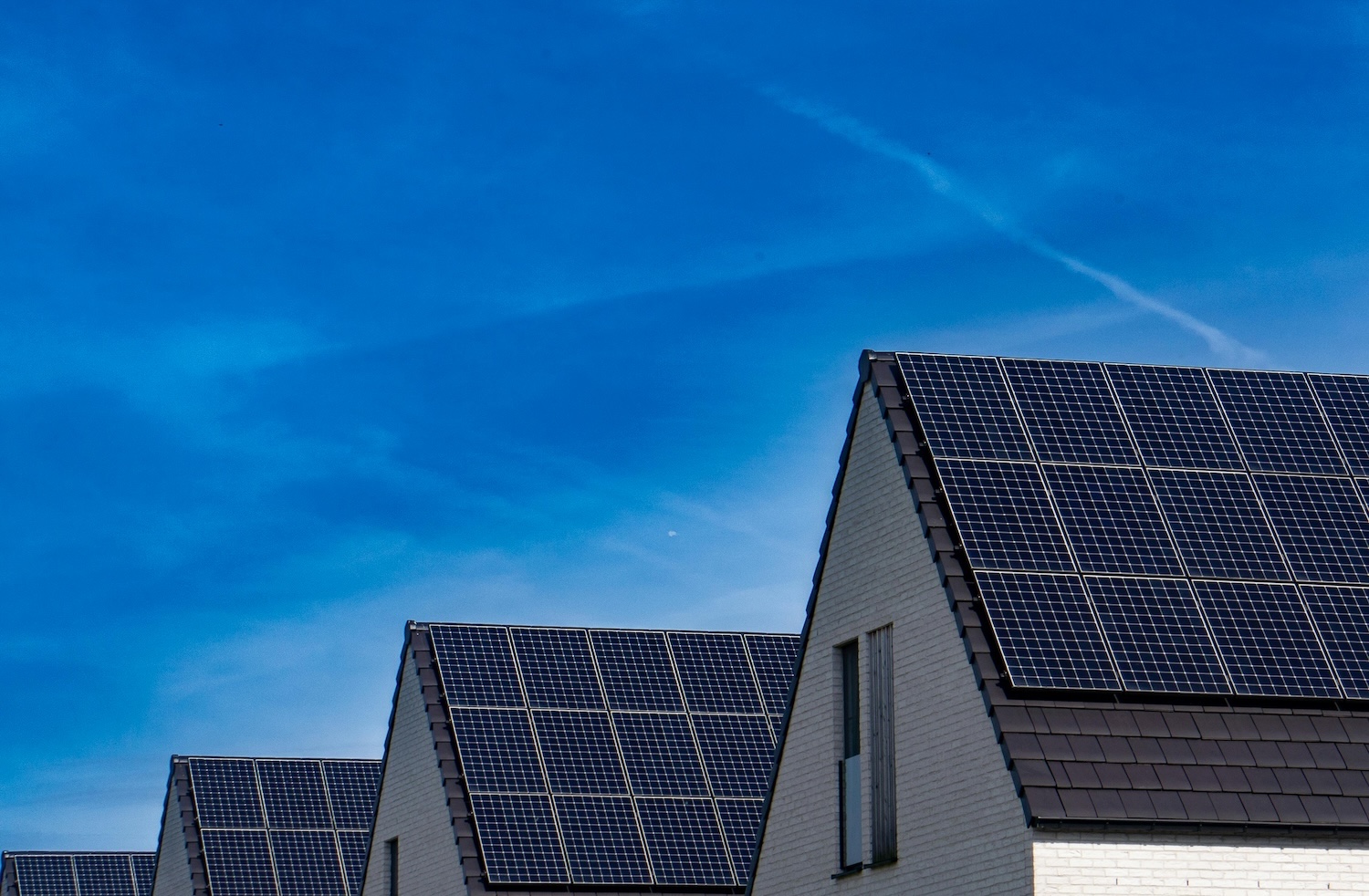 Buying a Home With Solar Panels? Here’s What to Ask First