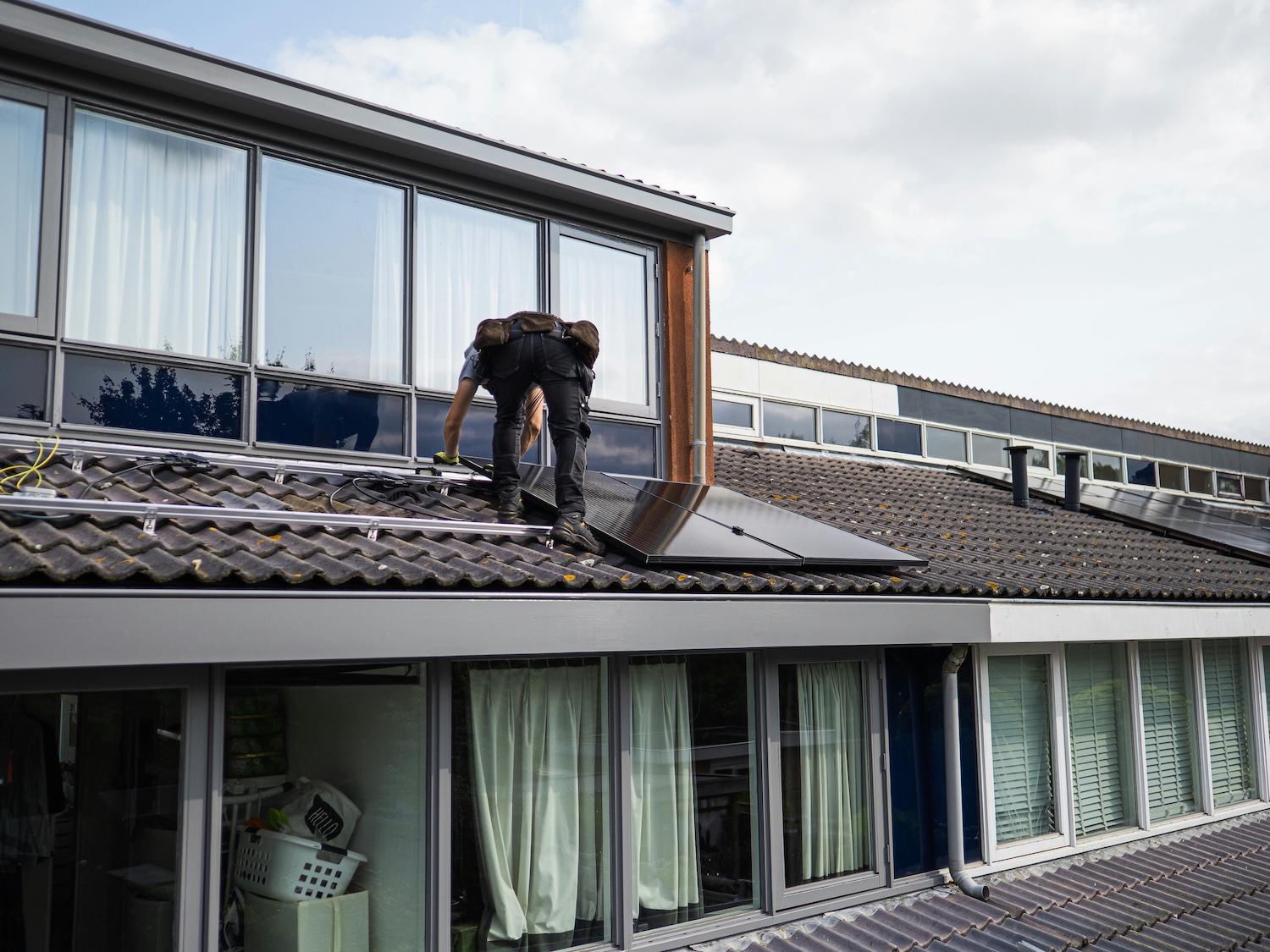 Buying a Home With Solar Panels? Here’s What to Ask First